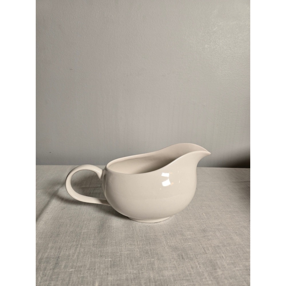 Pier 1 Cream White Ceramic Gravy Boat Sauce Pitcher Serving Dish OS